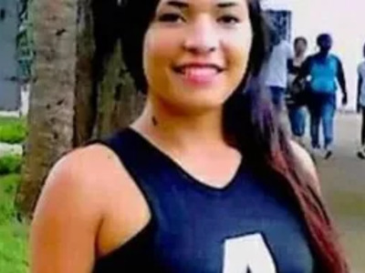 Woman Hanging in the Park is Abused by Passer-by (Disturbing)