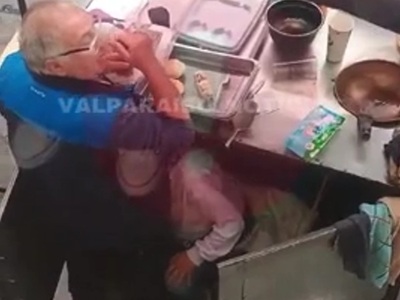 Dirty Old Man gets Oral Service included with his Meal
