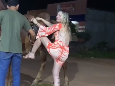 Guy tries to Impress a Pretty Girl with His Horse
