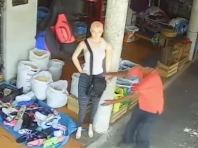 Dumbest Thief thinks a Mannequin is a Real Woman