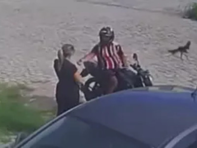 LOL: Robs her Then Asks her Out on a Date.