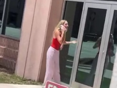 TikToker Natalie Reynolds crying outside Tiktok because she was Banned
