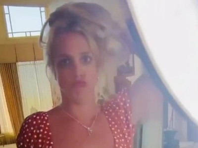Britney’s Back, Singing… and it’s a DISASTER!