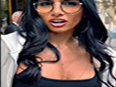 (FIXED) Mia Khalifa doesn't mind having people by her side..