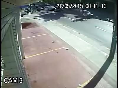 Cyclist Dies....Crushed Underneath Bus