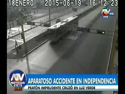 WOW..Man Running into the Street is Killed Quickly 