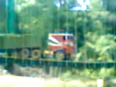 Worlds Stupidest Big Rig Driver....Can He Make It ??