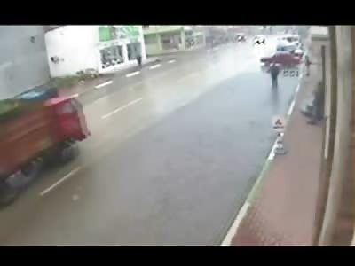 16 Year Old Girl Killed Running without Watching Where She Is