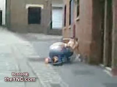 Smaller Guy Delivers a Brutal Beating to a Bigger Guy