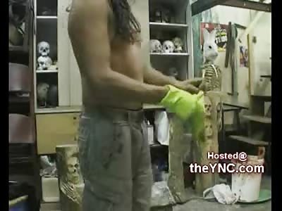 The MOST Bizarre Artist uses Autopsied Corpse and Blood to make Picture