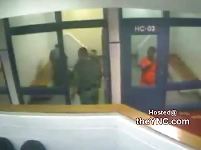 Jail Guard Quits after Beating Inmates Ass and its Caught on CCTV Camera