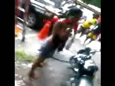 Woman in Shock Slashed Wide Open by Ex calls for Help outside Store