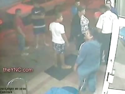 Man swings on Kid and gets a Quick Knife to the Kidney (Grey Shirt)