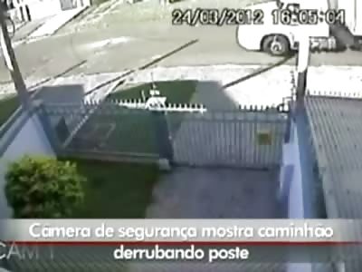 Idiotic Truck Driver takes out the Power Supply of the Whole Town with onr Dumb Move