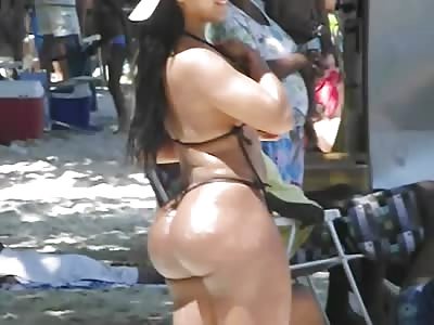 Voyeur in Brazil Records a Girl on the Beach with a Perfect Ass