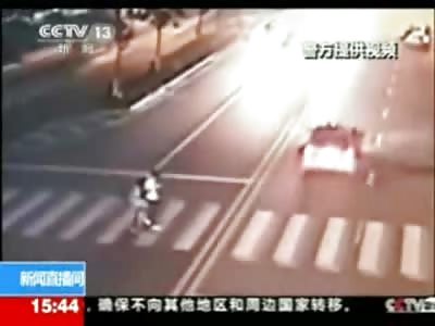 Texting and Walking DO NOT go Together..Stupid Teens stop in the Middle of the Road to Send a Text Message