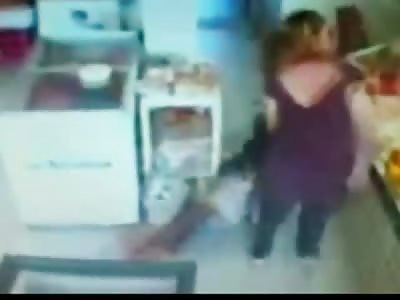 Brave Off Duty Police Woman Shoots and Kills Man Robbing her and  a Store