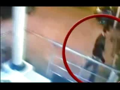 Man is Brutally Murdered with a Machete for Revenge in a Parking Lot