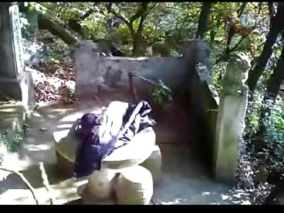 Sucker Gets his Wallet Stolen While Having Sex in a Public Park with Hooker