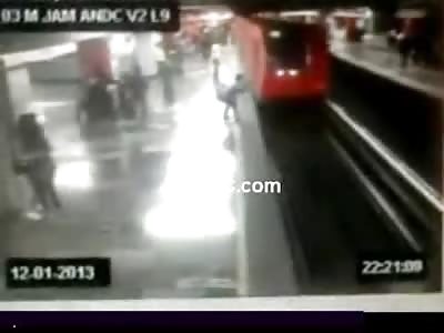 SAD: Teenage Girl Running from Her Mom Jumps Head First into Oncoming Train Committing Suicide in-front of Her Mother (Aftermath Footage Included)