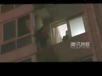 Suicidal Woman Falls from Building while Yelling at Her Boyfriend as Man Tries Grabbing Her