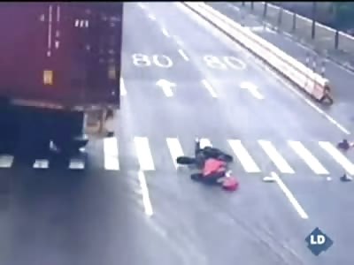 This Truck Makes WIDE Turns