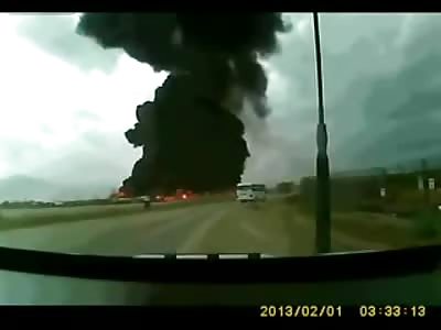 Airplane Crashes,  Instantly Killing Everyone on Board Turning into a Huge Fireball