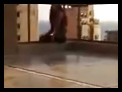 Video of Man Filming Wife's Death causes Controversy...See News Link in Description includes Translation