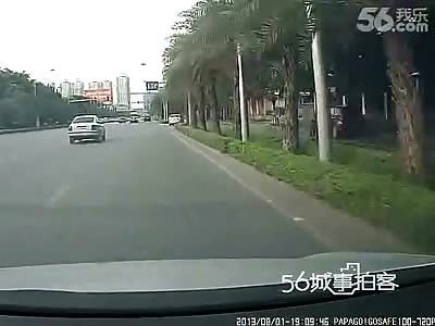 Woman Brutally Knocked unconscious by the Pavement