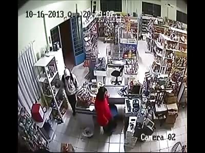 Cold-blooded Murder: Woman Does not React to Robbery but Thug Shoots Her (Killing at End of Video)