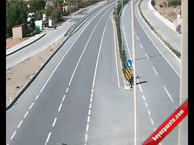 Absolutely Brutal Fatality from Pure Stupidity 