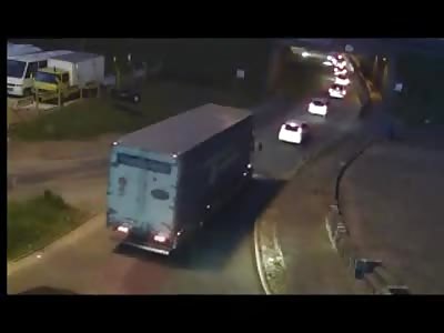 Drunk Dude Drives 6KM With Body Of Dead Ciclist On His Windshield