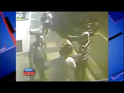 Man Shot Twice during Robbery Does the Sign of the Cross before Dying in the Street