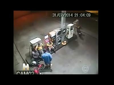 Man Pretends to Surrender then Executes Hostage Taker with Perfect Head Shot 