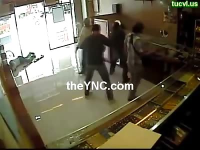 Security Guard Shot Dead Right Before Thieves Rob a Store