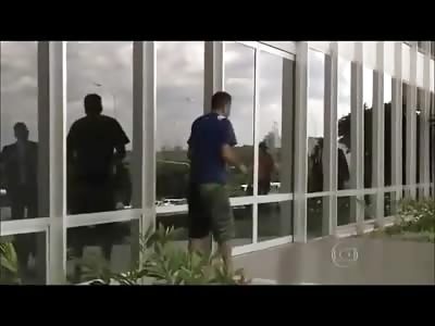 Shocking Video Shows Hostage Taker Shot to Death After Releasing his Hostage