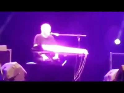 Musician Has Fatal Heart Attack on Stage