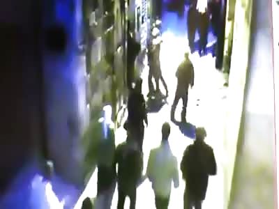 Palestinian Maniac goes on Stabbing Spree Stabbing 2 Israeli Soldiers on the Lions Gate-Aqsa Mosque