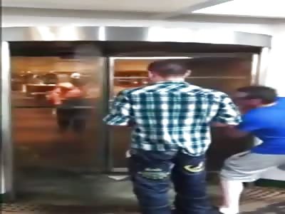 Guy Loses Some Fingers in Revolving Door Mishap
