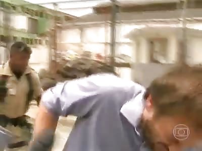 05/11= Secretary of public safety takes punch during an interview in rio de janeiro