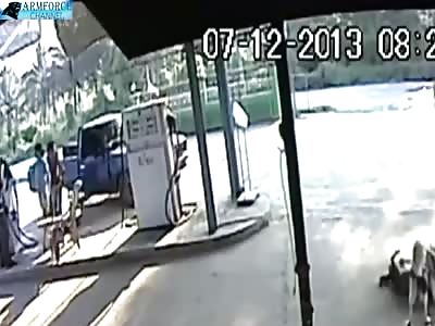 Nasty accident involving two scooters!! (Thailand) Brutal Crash!  