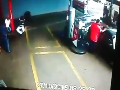 Cop has Had Enough..Kicks a Rat