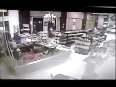 Cop Shot Dead Trying to Stop a Robbery