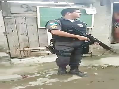 Thug Shot in the Head with an Machine Gun by Police Bleeds Out