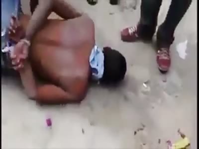 BRUTAL Mob Justice On Thug (He death-snores almost the WHOLE video...w/ subtitles) 