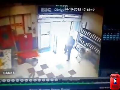 NICE JOB: SECURITY GUARD SHOT TWO BURGLARS