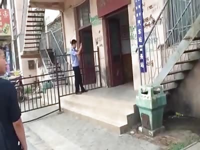 CRAZY MAN ATTACKS POLICE AND IS SHOT