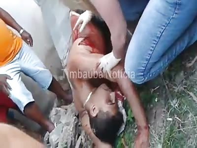 SHOT MAN AGONIZES WAITING FOR HELP