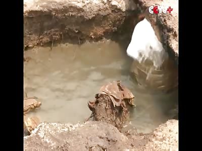 STRANGE PHENOMENON OF FIRE BURNING ON WATER SPOTTED IN SHANGAI