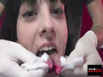 Tongue Split on a cute Girl 